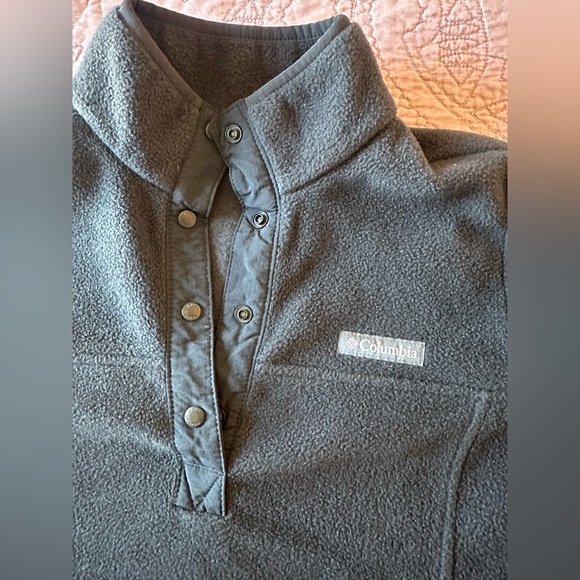 Women’s Columbia Black Fleece Pullover - quarter snap - XS - Picture 6 of 10